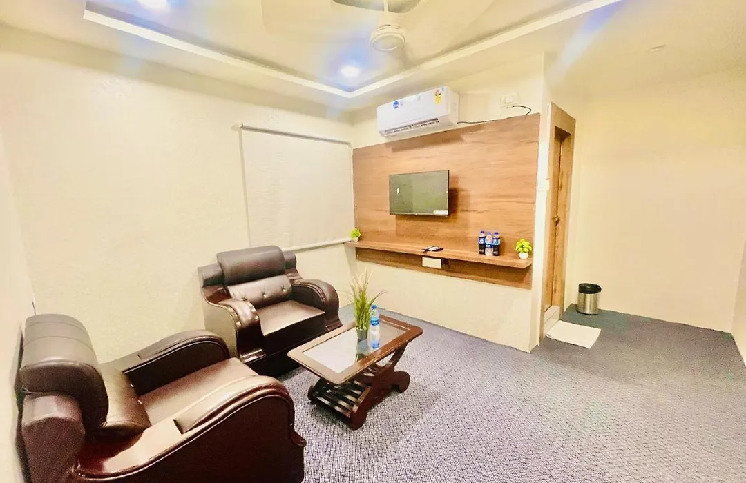 Hotel Eagle Grand Airport Zone-1